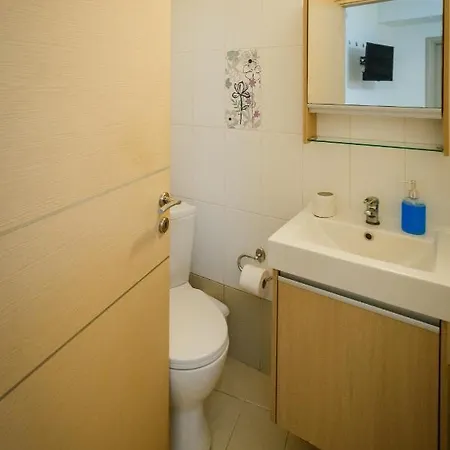 Fotis Brand New At The Centre Town Apartmán *